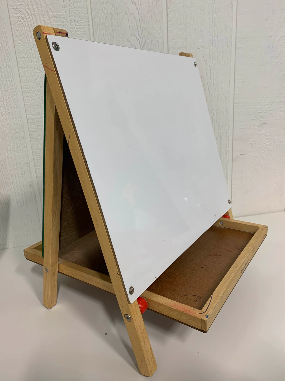 Lakeshore Tabletop Easel