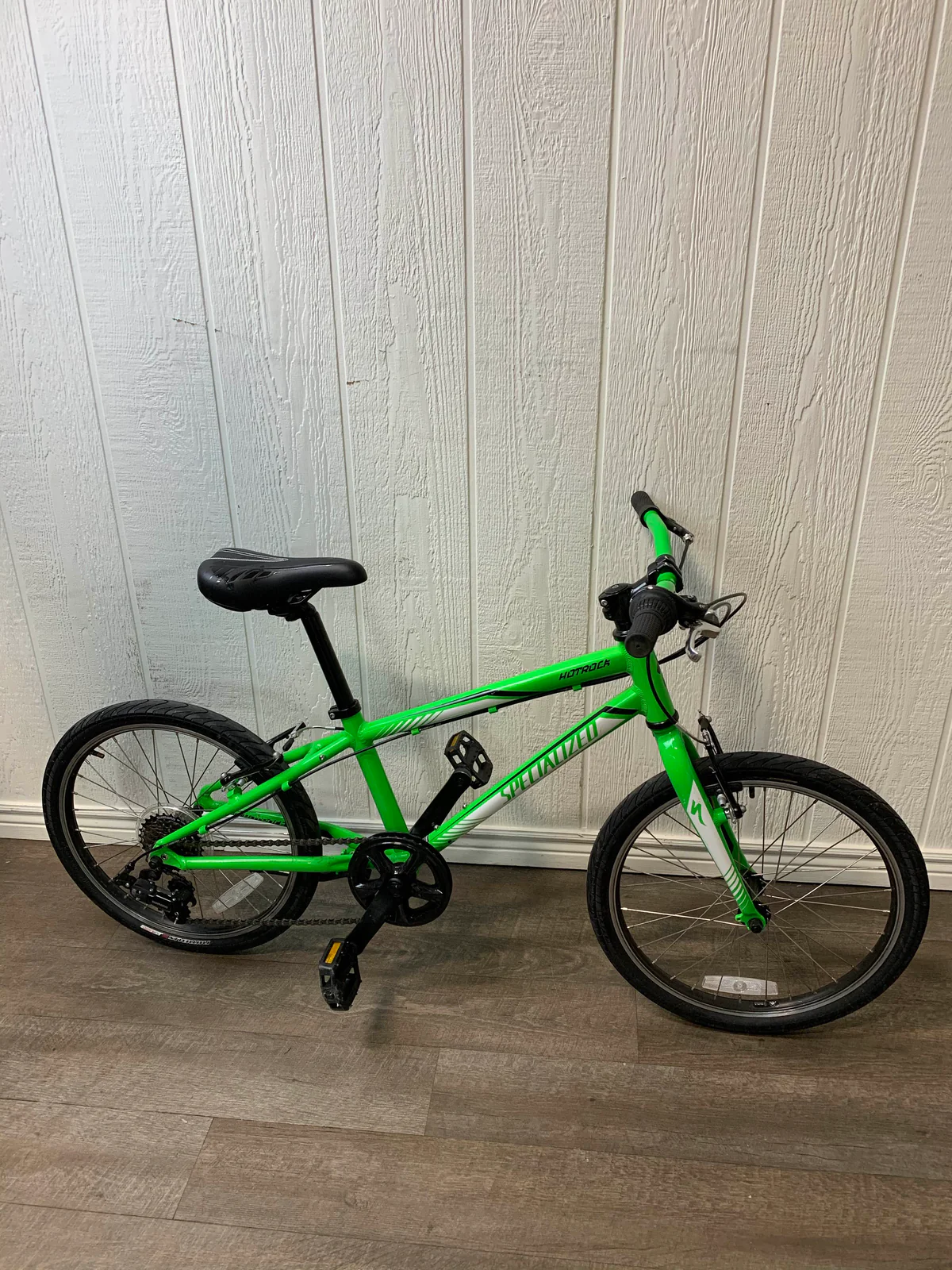 Specialized Hotrock 6-Speed 20" Bike