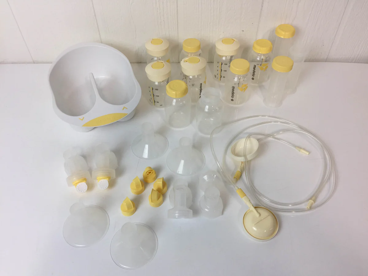 BUNDLE Medela Bottles and Accessories